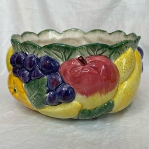 Fitz and Floyd Calypso Fruit/serving Bowl. Hand painted ceramic from 1989. 🍊🍇